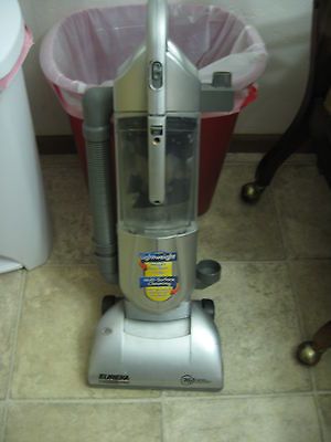 Eureka The Boss Super Lite Bagless Upright Vacuum Cleaner   Model 411