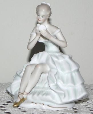 Ballerina Germany Sitting Powder Makeup Ballet Dancer Girl Figurine