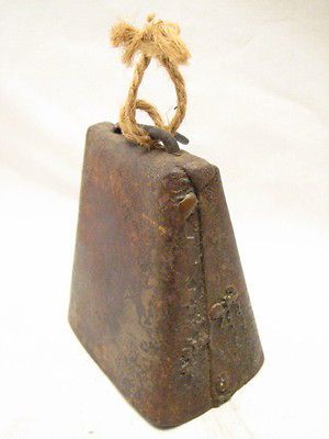 ANTIQUE EARLY IRON ANIMAL GOAT COW BELL FARM AGRICULTURAL PRIMITIVE