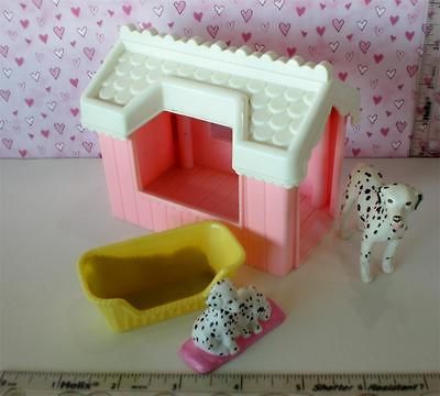 Playskool Dollhouse DALMATION MOM DOG PUPPIES BED & DOG HOUSE