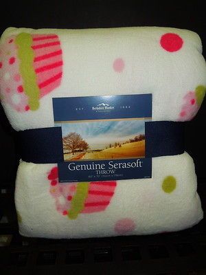 Berkshire Serasoft Cupcake Super Plush Throw Blanket 60x70