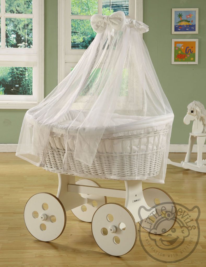 WHITE HUSH HUSH HAND MADE WICKER CRIB/COT/CRADL E MOSES BASKET With