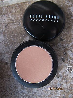 BOBBI BROWN ESSENTIALS BRONZING POWDER MEDIUM 2