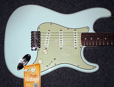 Fender American Vintage 59 Stratocaster reissue in Sky Blue finish