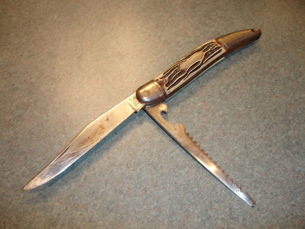 Old Vtg Antique COLONIAL 2 Blade Folding Pocket Fishing Knife Made In