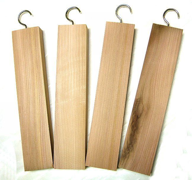 FOUR PACK AROMATIC CEDAR WOOD CLOSET HANG UPS 