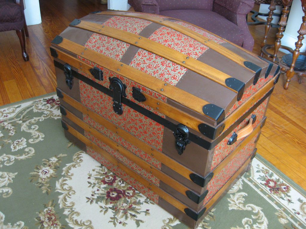 Antique Victorian Restored Cedar Lined 1800s Trunk