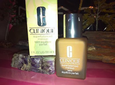 CLINIQUE Superbalanced Makeup 06 Linen (N)