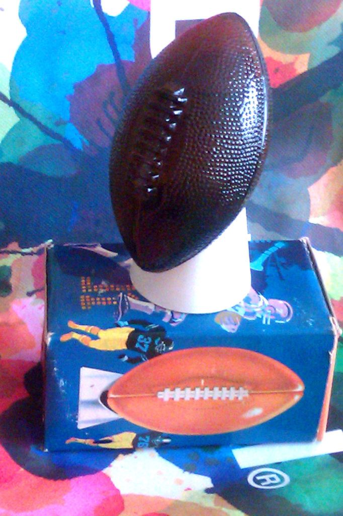 AVON BOTTLE COLLECTIBLE SPORT FOOTBALL LOTION AFTER SHAVE PERFUME VTG