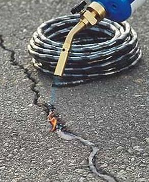 Asphalt Crack Sealer sealcoating