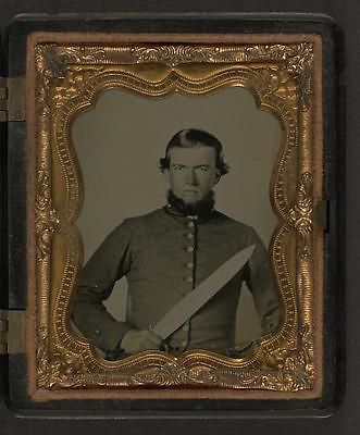 Photo Unidentified soldier in Confederate uniform with Bowie knife