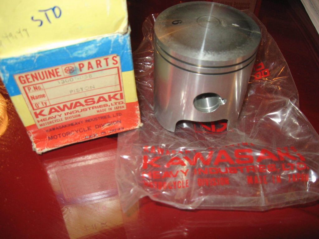 1973 Kawasaki 250cc F11M Dirtbike/Motoc ross OEM Piston_std size_13001