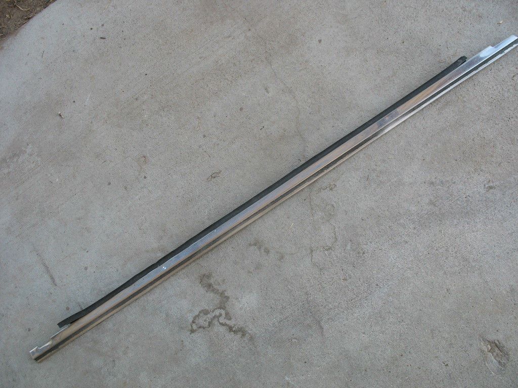 DOOR WINDOW TRIM STRIP #2 1976 76 DATSUN B210 B 210 (Fits B210)