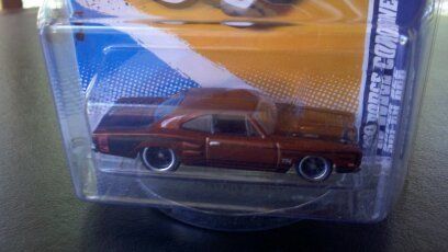 Hot Wheels 69 Dodge Coronet Super Bee Super Treasure Hunt 2012 in