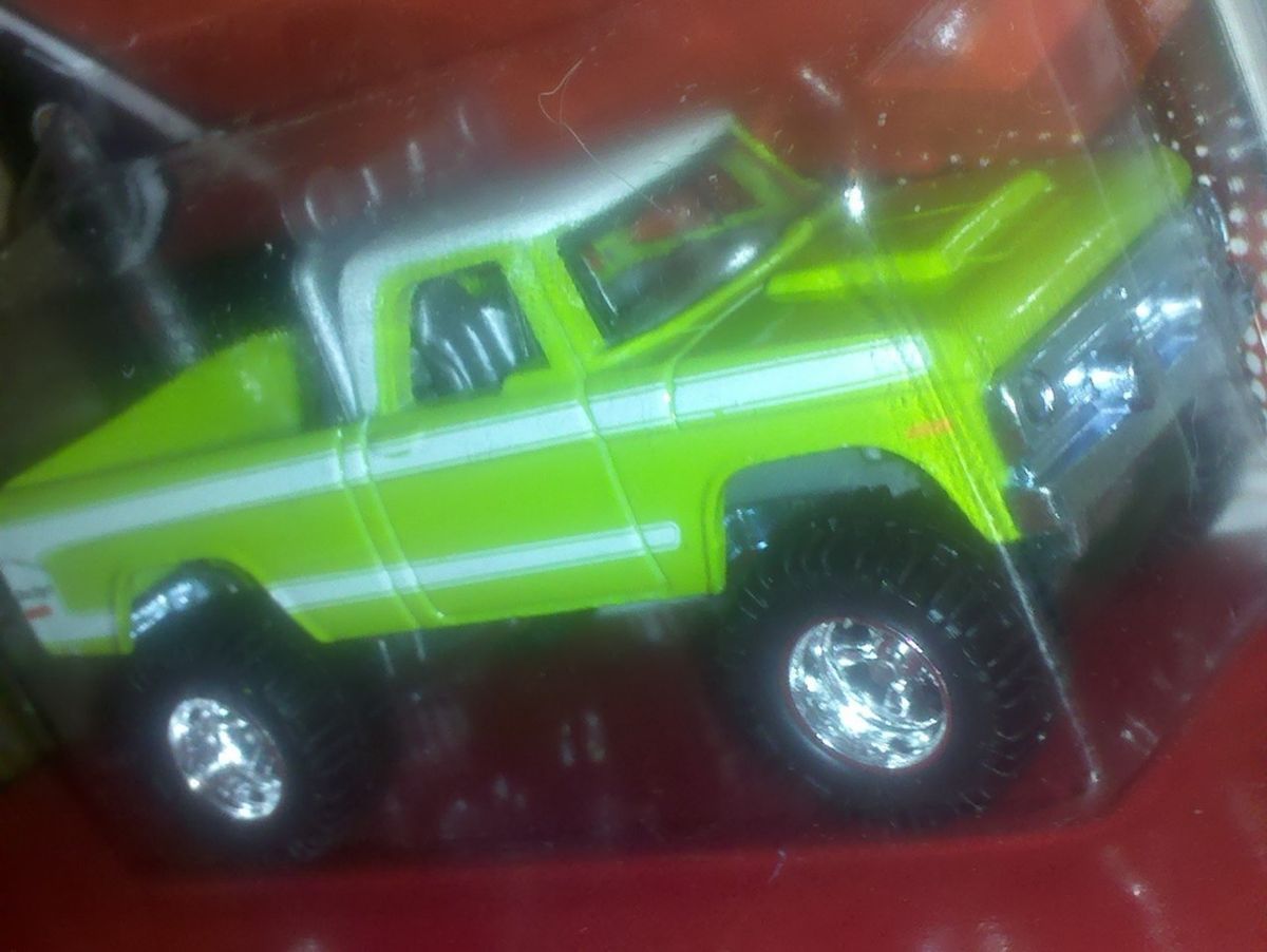 HOT WHEELs GARAGE 70 DODGE POWER WAGON REAL RIDERS J CASE SUPER HUNT