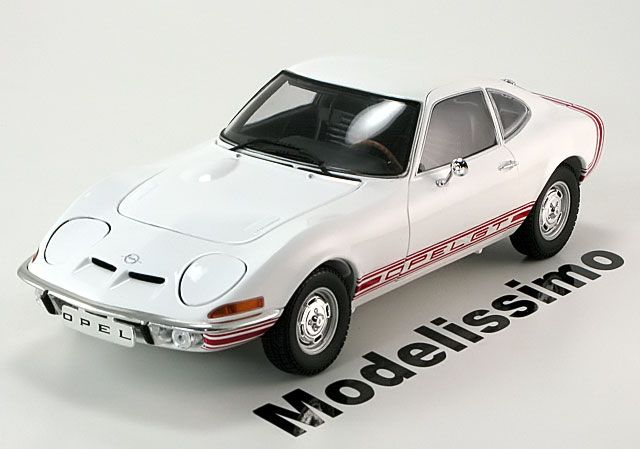 18 Minichamps Opel GT 1900 1970 white/red